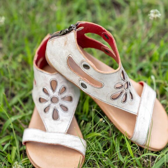 Bed Stu Soto Cutout Women's Sandals **New in Original Box - Picture 2 of 8